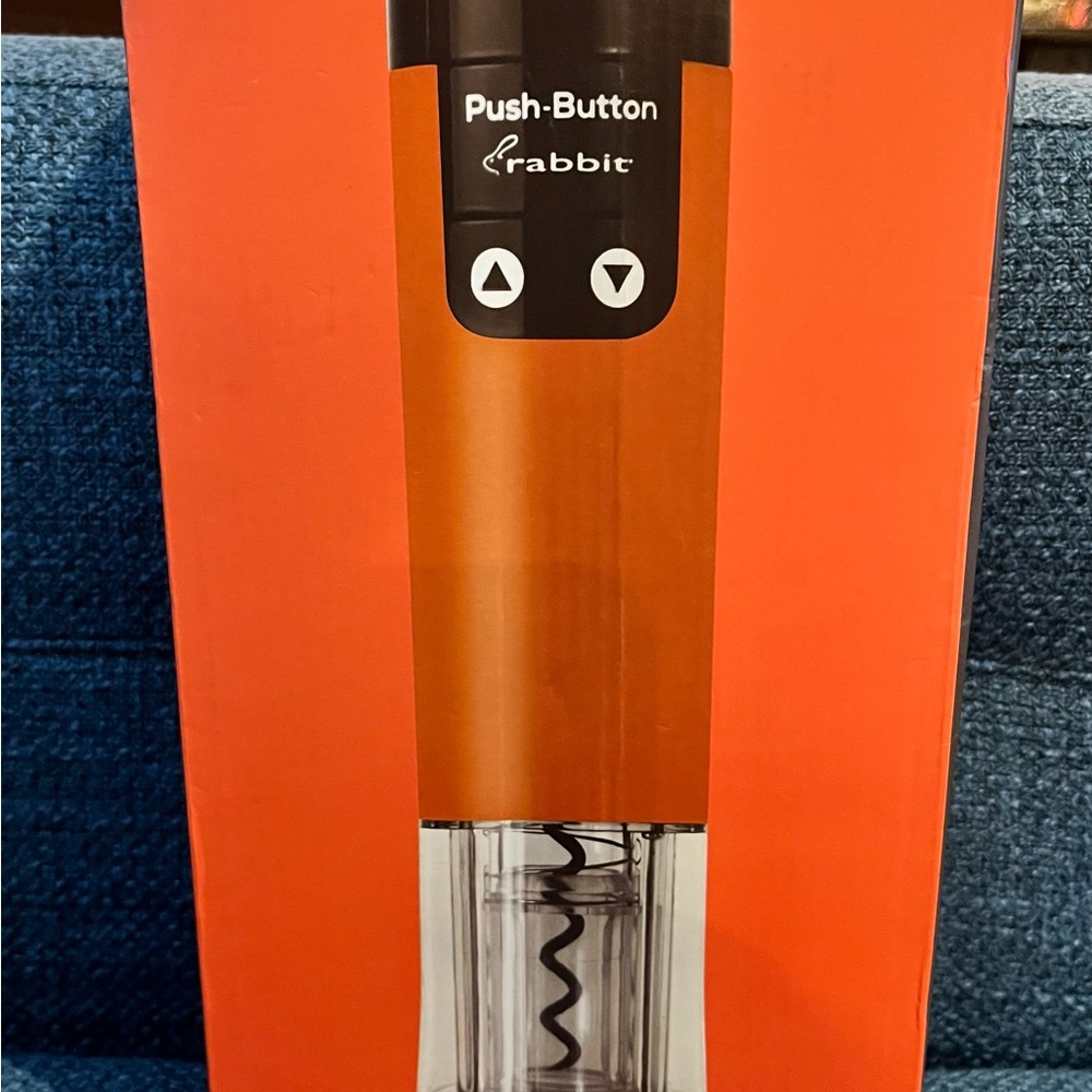 New In Box Push-Button Rabbit Electric Corkscrew With Built-In Foil Cutter. - Picture 3 of 7